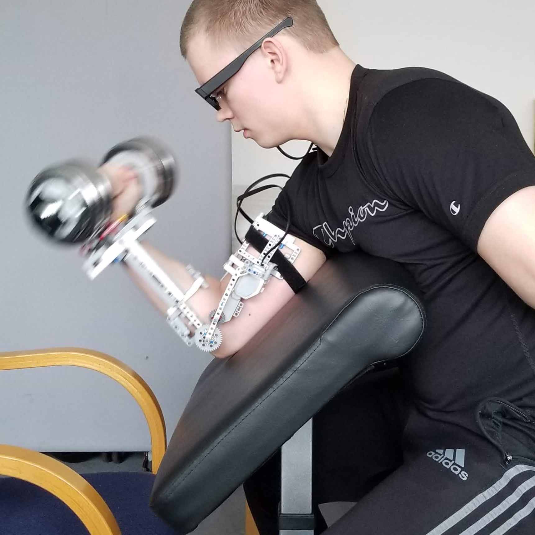 Rehyb: A Conversational Virtual Coach for Physical Exercise